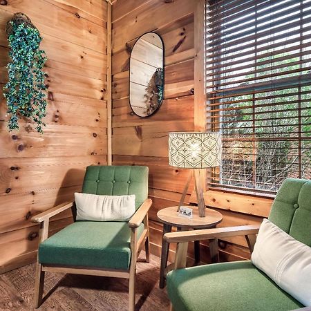 Mama Bear'S Moonshine Ridge Villa Gatlinburg Exterior photo