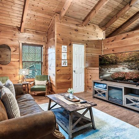 Mama Bear'S Moonshine Ridge Villa Gatlinburg Exterior photo