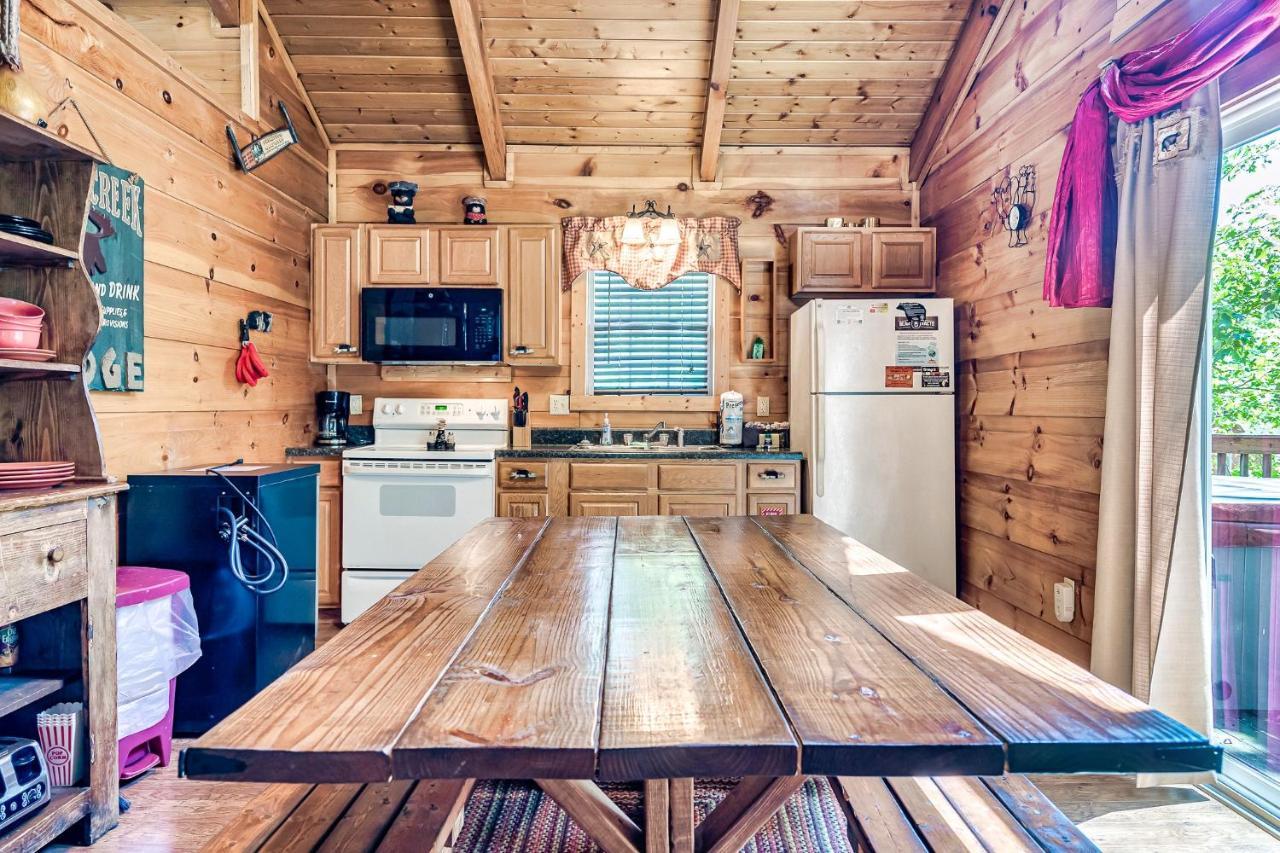 Mama Bear'S Moonshine Ridge Villa Gatlinburg Exterior photo