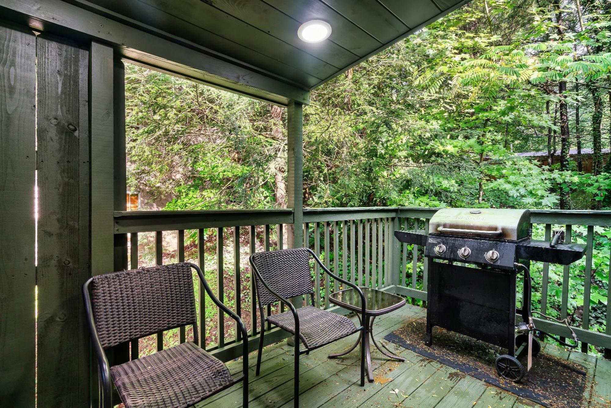 Mama Bear'S Moonshine Ridge Villa Gatlinburg Exterior photo
