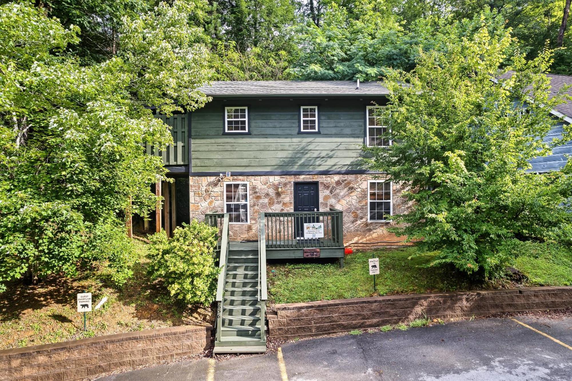 Mama Bear'S Moonshine Ridge Villa Gatlinburg Exterior photo